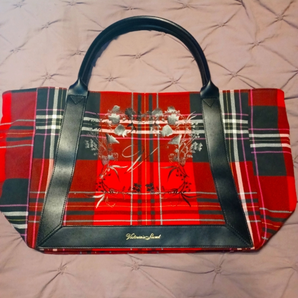 Victoria Secret tote.